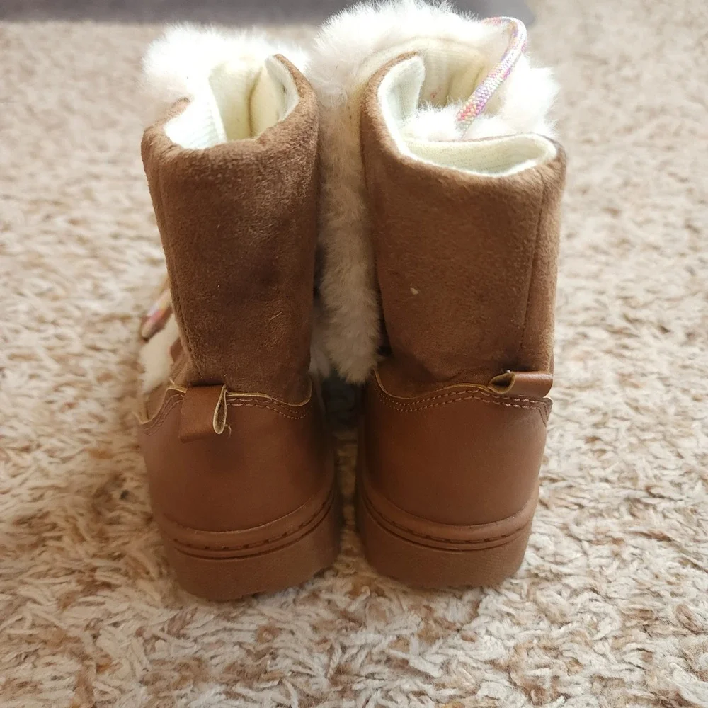 Carter's Winter Boots Girls Size 13 Brown Faux Fur Heart Trim Lug Sole